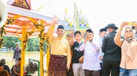 Pj Bupati Kampar Hadir di Acara Balimau Kasai : Tradisi Menarik Sambut Ramadhan (sumber foto: Nefrial Pili, Redaksi 86.com, Red)