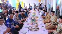 Makan Bejambau sebagai Tradisi Khas Masyarakat Kampar (Sumber Foto : PekanbaruKini.com)